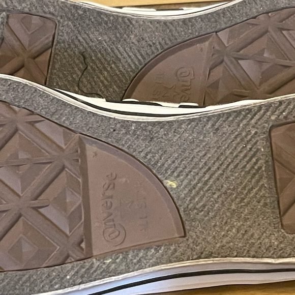 Peace converse sneakers size 7 - Picture 9 of 11